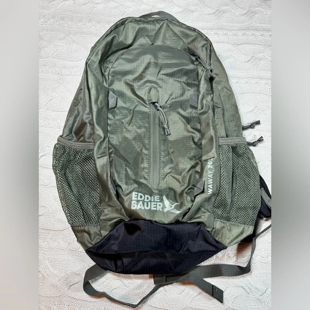 Eddie Bauer Green 20L Lightweight Stowaway Packable Spruce Green Backpack - Picture 6 of 16
